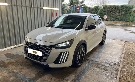 Peugeot 208 hybrid 145 e-dcs6 gt 136 AT Mild hybrid petrol Automatic 2025 - 271 km